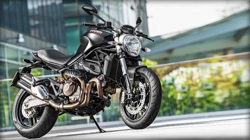 Ducati Monster 821 dark